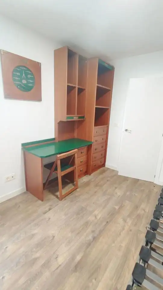 Piso en venta en Mieres (Asturias) con Calefacción, Parquet y Trastero