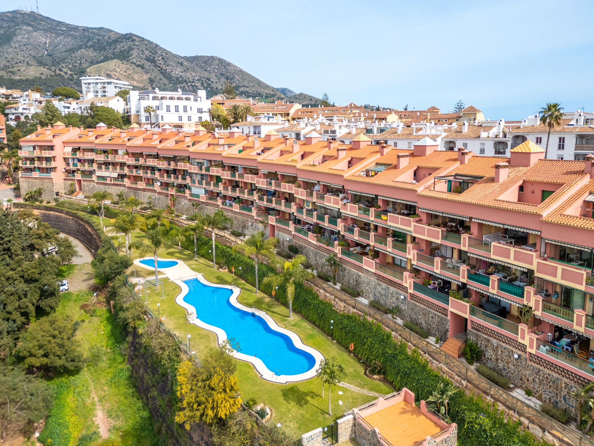 Exterior view of Flat for sale in Fuengirola  with Air Conditioner, Terrace and Balcony