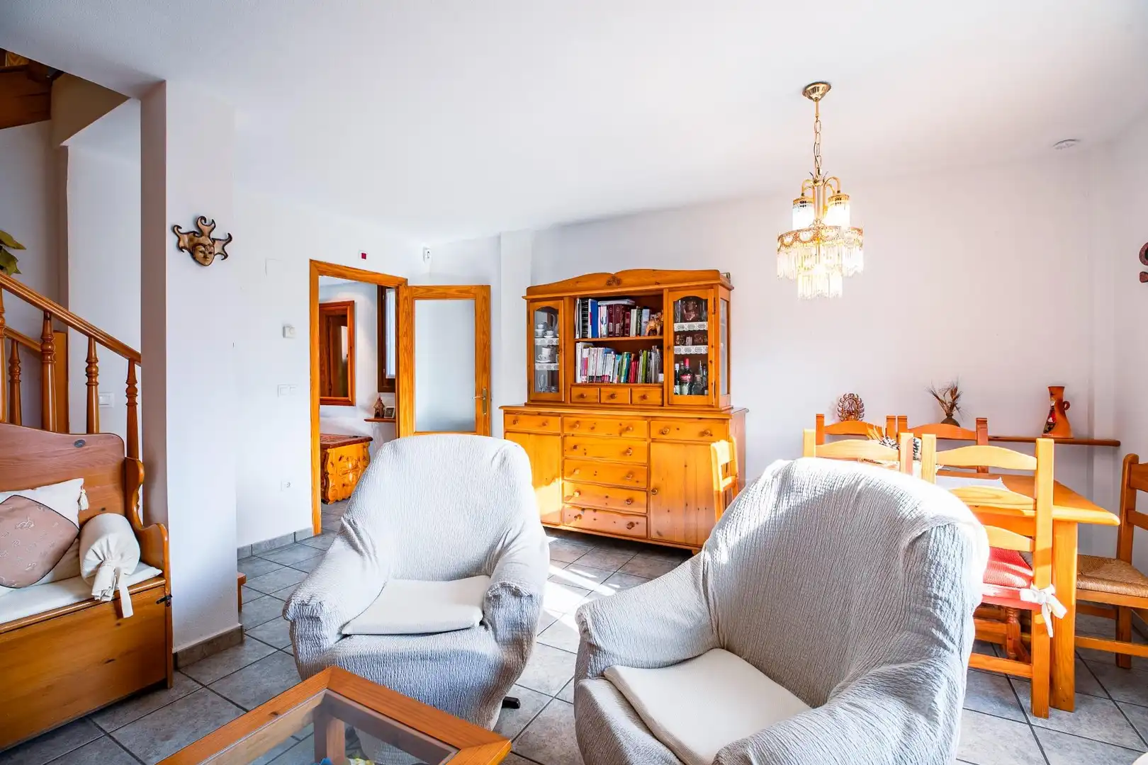 Sala de estar de Dúplex en venta en Biescas con Calefacción, Trastero y Amueblado