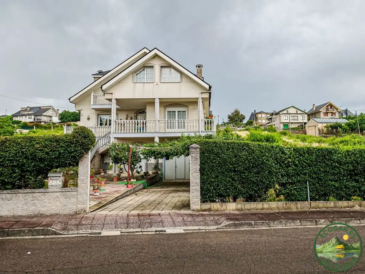 Vista exterior de Casa o chalet en venta en Cacabelos con Calefacción, Jardín privado y Terraza