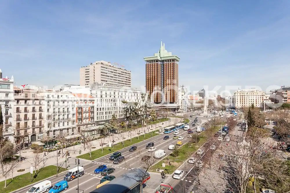 Außenansicht von Wohnung zum Verkauf in Madrid mit Klimaanlage, Heizung und Parkett