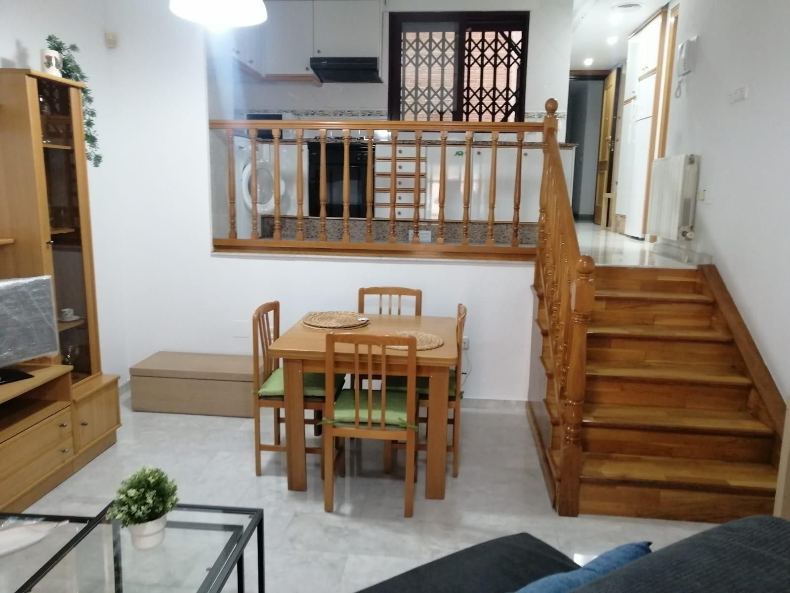 Menjador de Apartament de lloguer en  Murcia Capital amb Aire condicionat, Calefacció i Parquet