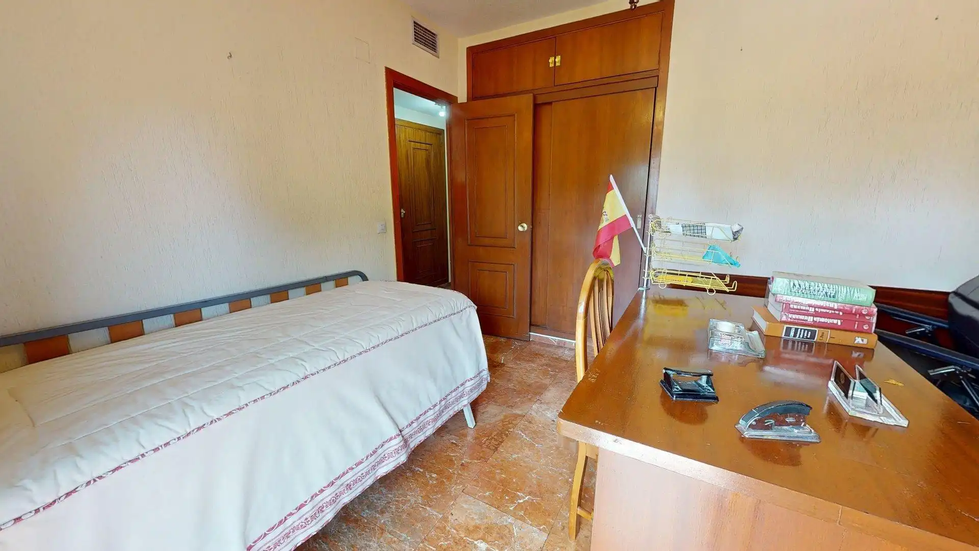 Bedroom of Flat for sale in Córdoba  with Air Conditioner, Terrace and Balcony