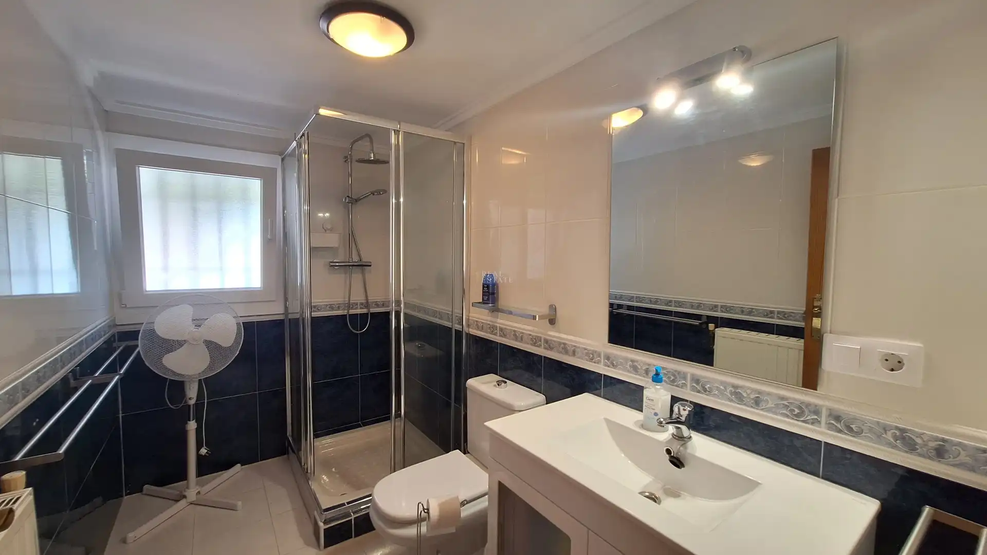 Bathroom of Houses for sale in El Ràfol d'Almúnia  with Air Conditioner, Heating and Terrace
