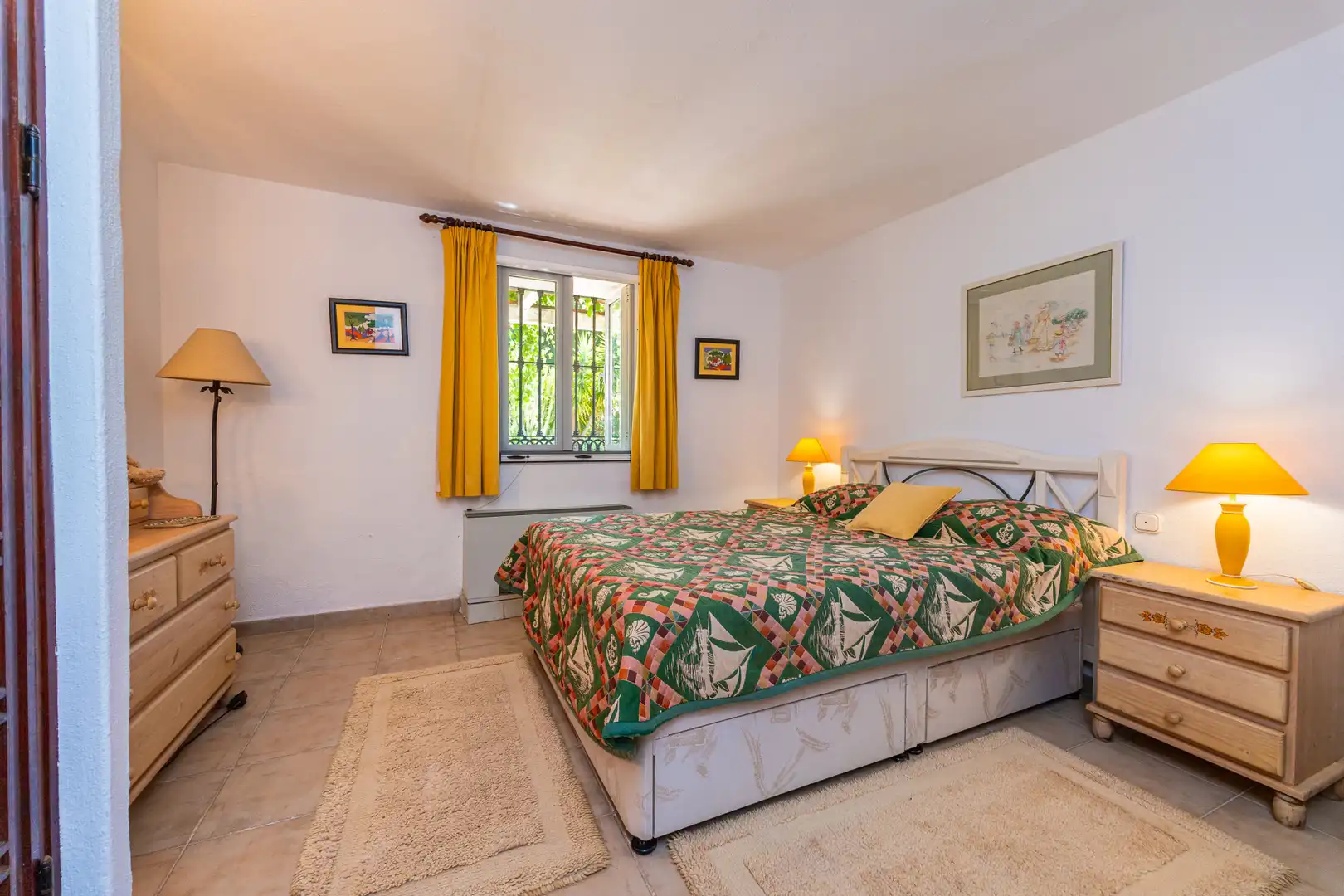 Dormitori de Casa o xalet en venda en Mijas amb Aire condicionat, Jardí privat i Terrassa