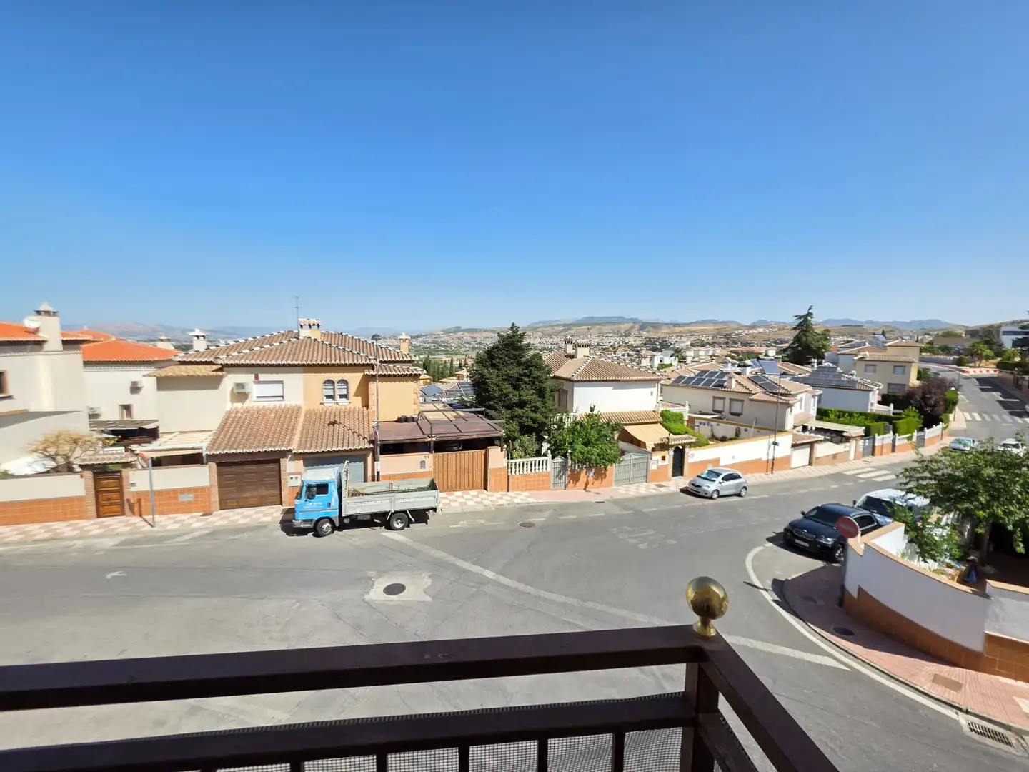 Vista exterior de Piso en venta en La Zubia con Calefacción, Parquet y Amueblado