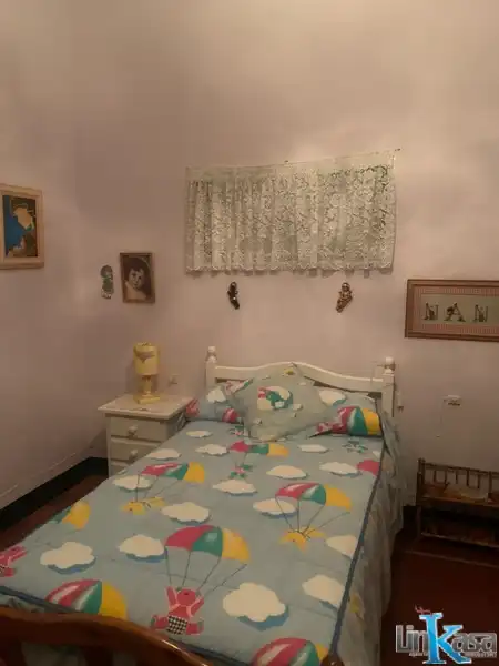 Dormitori de Casa o xalet en venda en Linares amb Terrassa i Balcó