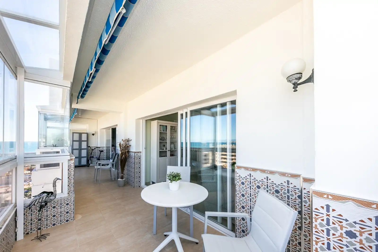 Terrasse von Dachboden zur Miete in Fuengirola mit Klimaanlage, Terrasse und Möbliert