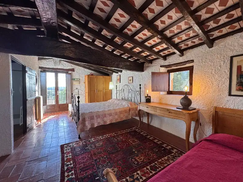 Habitación de Finca rústica en venta en Ullastret con Aire acondicionado, Calefacción y Jardín privado