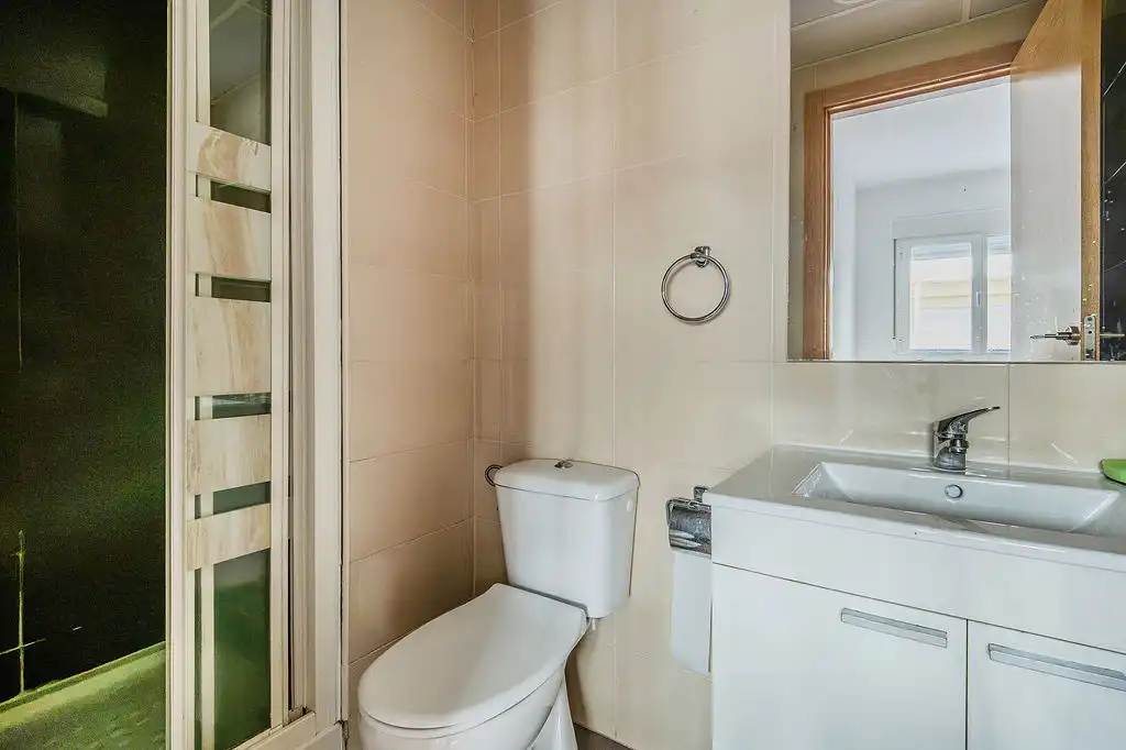 Bathroom of Flat for sale in Aranjuez  with Heating, Parquet flooring and Storage room