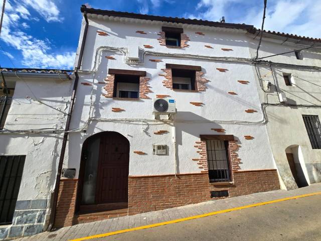 Casa-chalet en Venta en Calle Calle de la Expo 92, 14 en Malpartida de Plasencia