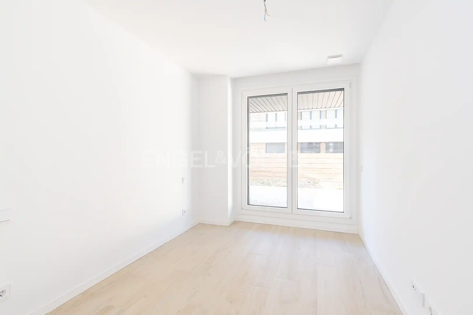 Schlafzimmer von Wohnung zur Miete in La Moraleja mit Klimaanlage, Heizung und Privatgarten