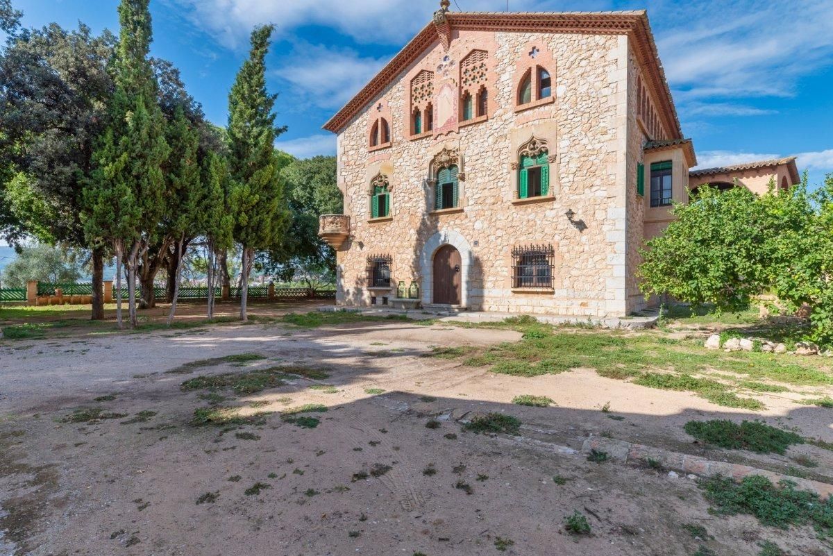 Exterior view of House or chalet for sale in Sant Pere de Ribes  with Terrace, Storage room and Balcony