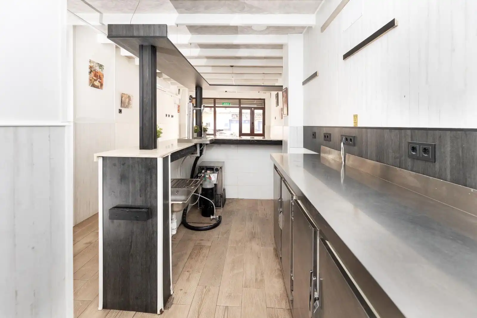 Cocina de Local en venta en Granada con Aire acondicionado y Amueblado