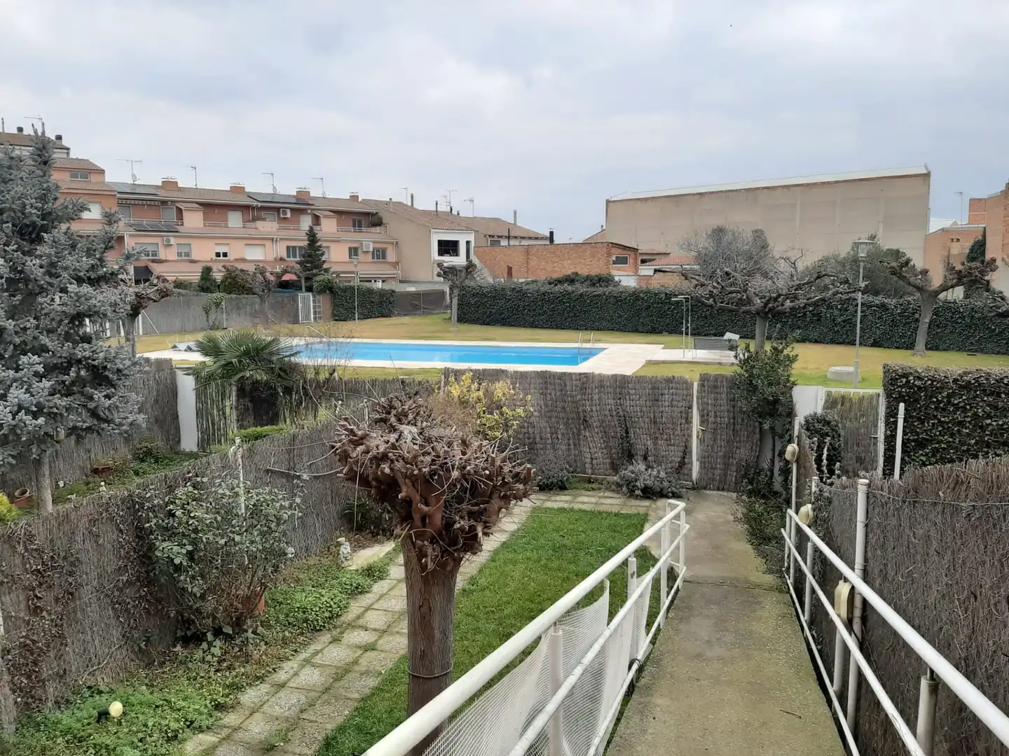 Piscina de Casa adosada en venta en Mollerussa con Aire acondicionado, Calefacción y Jardín privado