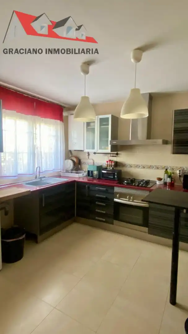 Cuina de Casa adosada en venda en Albacete amb Calefacció, Jardí privat i Terrassa