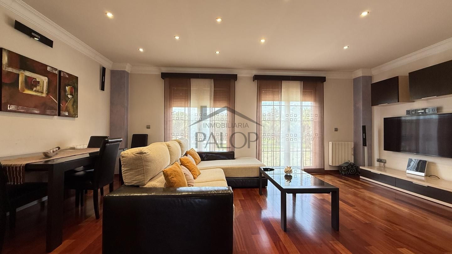 Sala de estar de Casa adosada en venta en Carcaixent con Aire acondicionado, Calefacción y Terraza