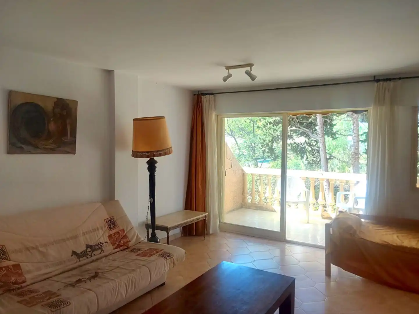 Sala d'estar de Pis en venda en El Campello amb Jardí privat, Terrassa i Piscina
