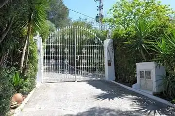 Vista exterior de Casa o chalet en venta en San Martín del Tesorillo con Terraza
