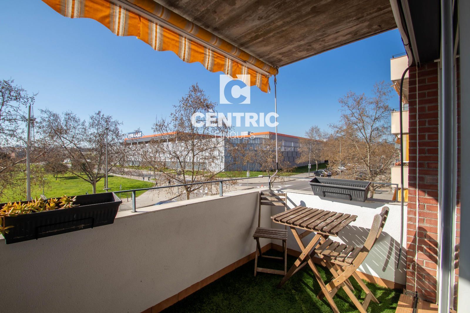 Vista exterior de Pis en venda en Terrassa amb Aire condicionat, Calefacció i Terrassa