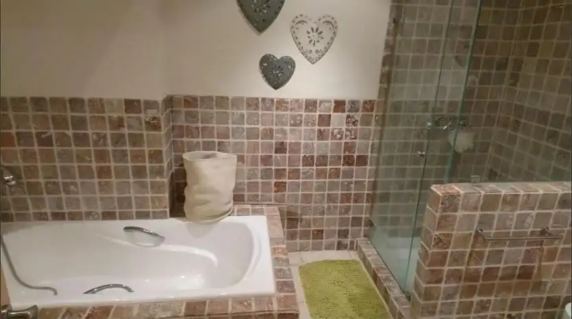 Baño de Dúplex en venta en Benahavís con Aire acondicionado, Parquet y Terraza