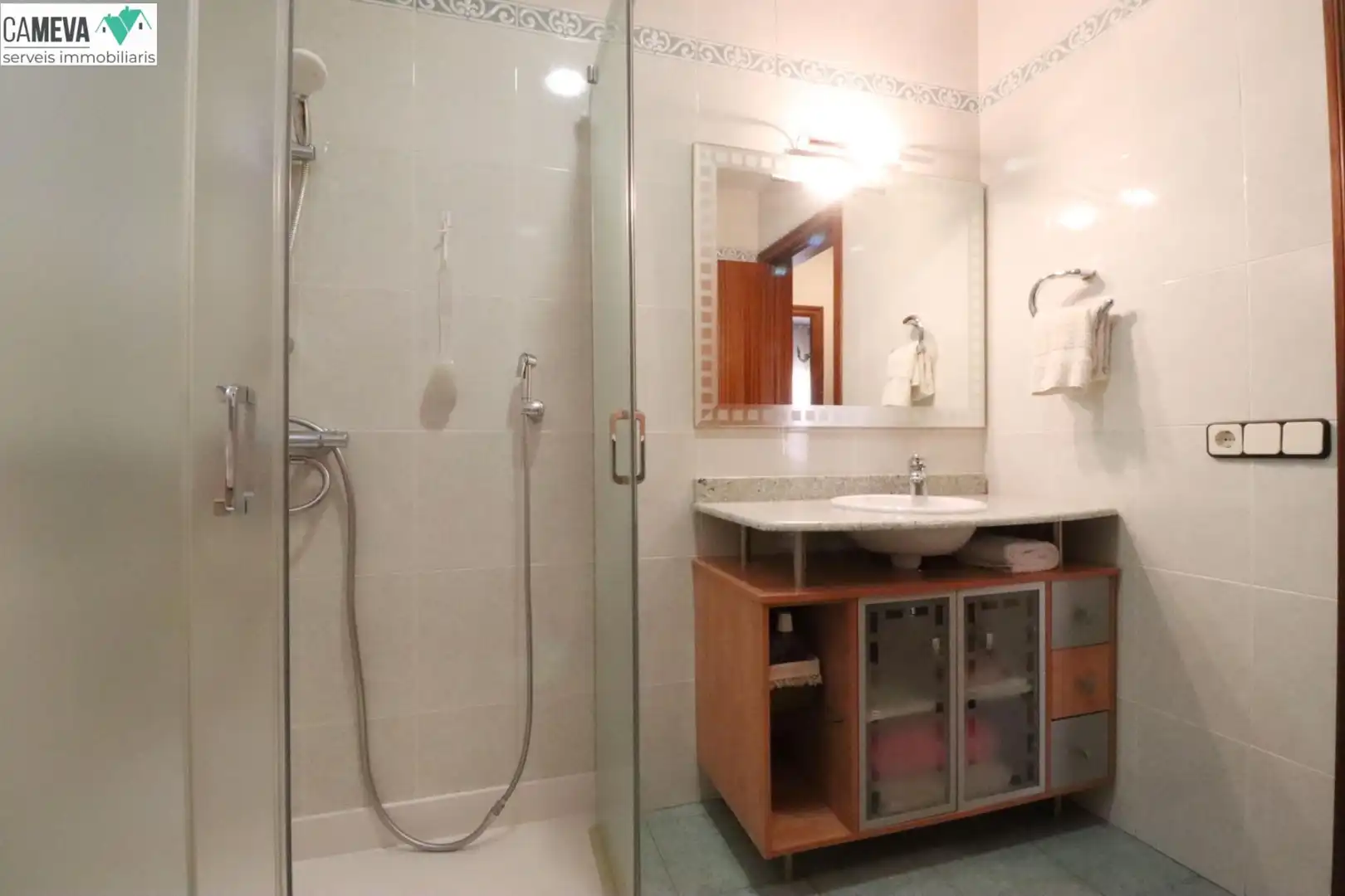 Baño de Casa adosada en venta en Barberà del Vallès con Aire acondicionado, Calefacción y Terraza