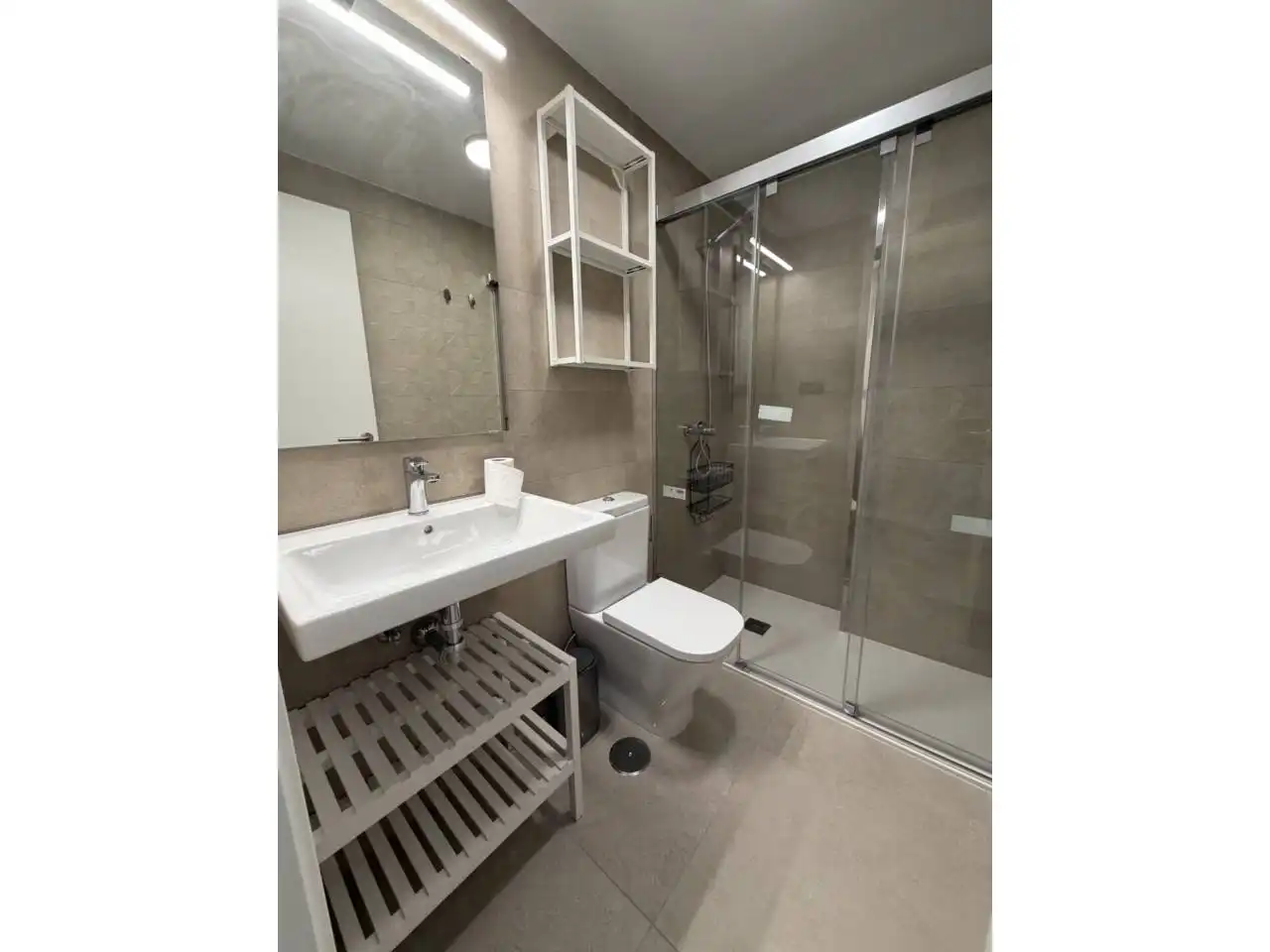 Baño de Piso de alquiler en Las Palmas de Gran Canaria con Trastero, Amueblado y Alarma