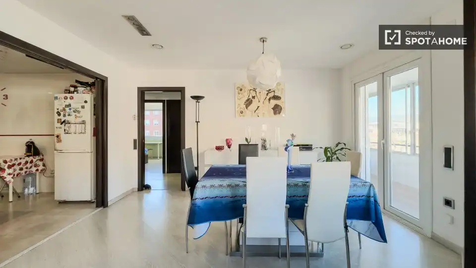 Dining room of Flat for share in Barcelona  with Air Conditioner, Heating and Furnished