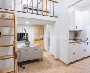 Living room of Duplex to rent in  Madrid Capital  with Air Conditioner, Heating and Furnished