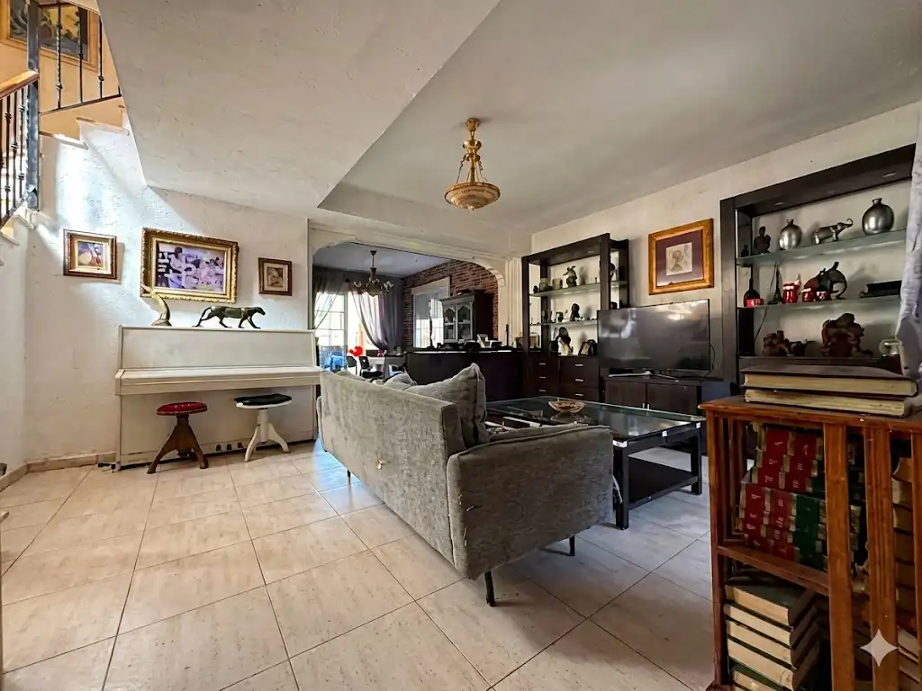 Sala de estar de Casa o chalet en venta en L'Eliana con Aire acondicionado, Jardín privado y Piscina