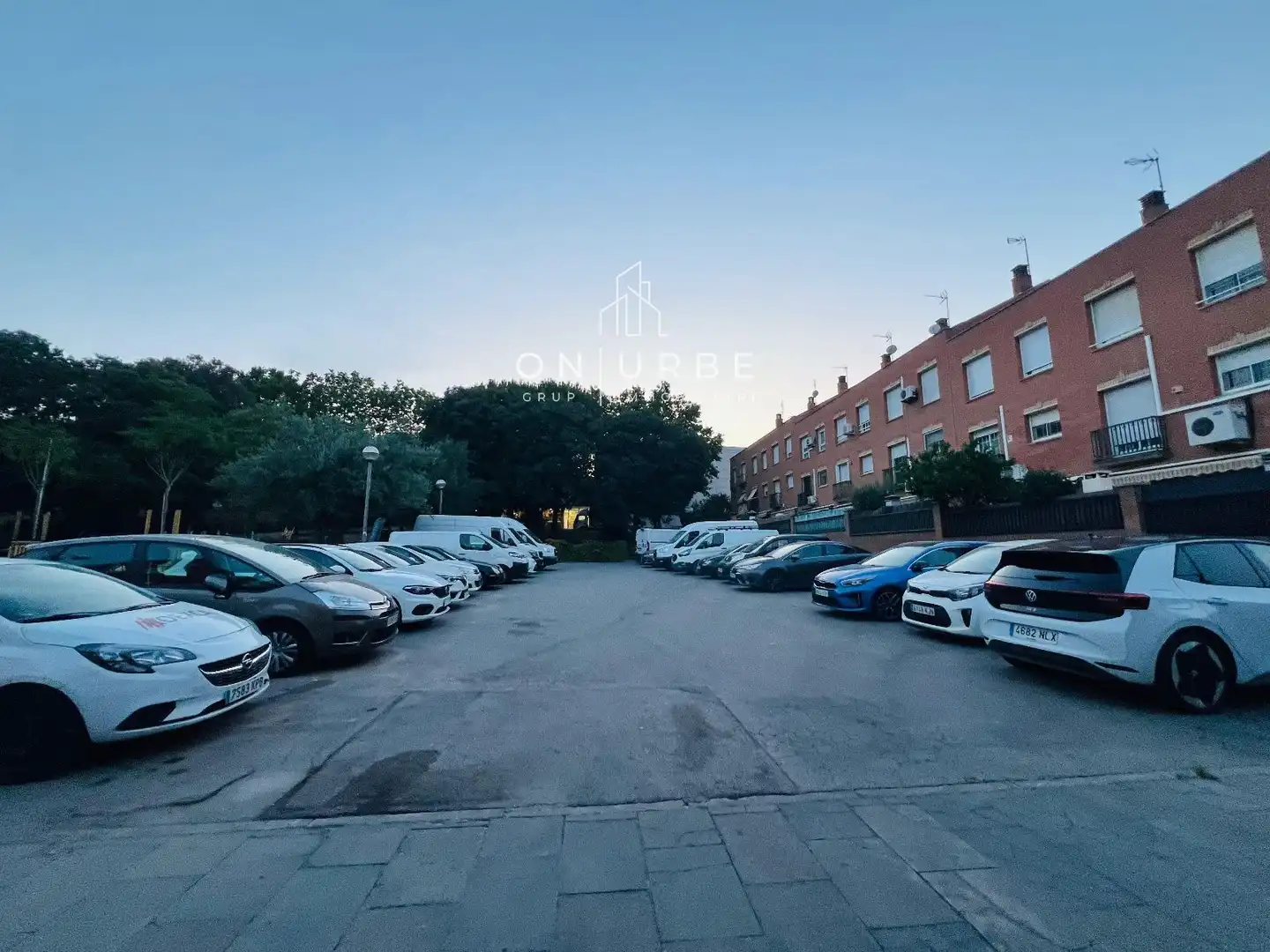 Aparcament de Pis en venda en La Llagosta amb Aire condicionat, Terrassa i Moblat