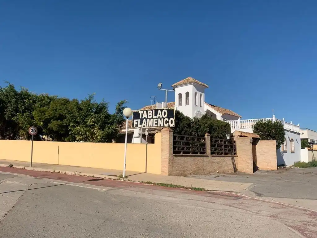 Vista exterior de Casa o xalet en venda en Orihuela amb Aire condicionat, Calefacció i Jardí privat