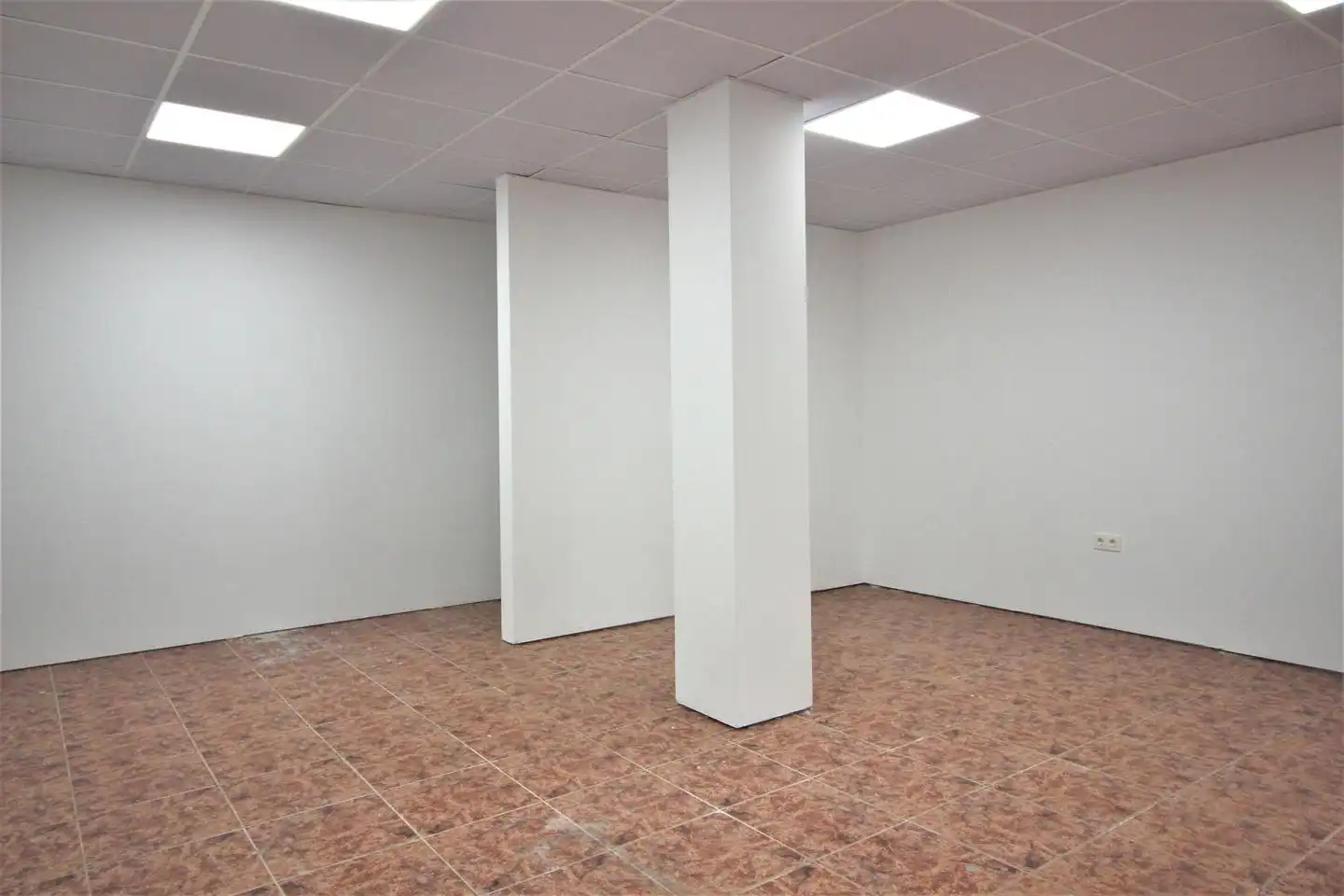 Geschaftsraum zur Miete in Oliveros - Altamira