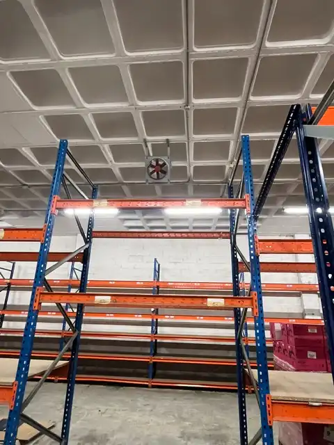 Fabrikhallen zur Miete in Santa Cruz de Bezana mit Alarm