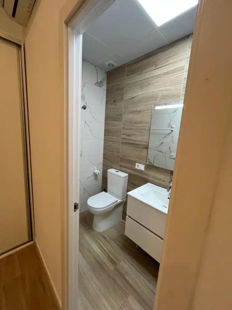Badezimmer von Wohnung zur Miete in Alicante / Alacant mit Klimaanlage, Heizung und Terrasse