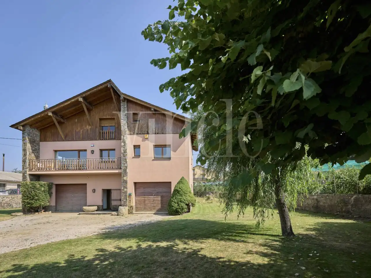 Vista exterior de Casa o xalet en venda en Puigcerdà amb Calefacció, Jardí privat i Parquet