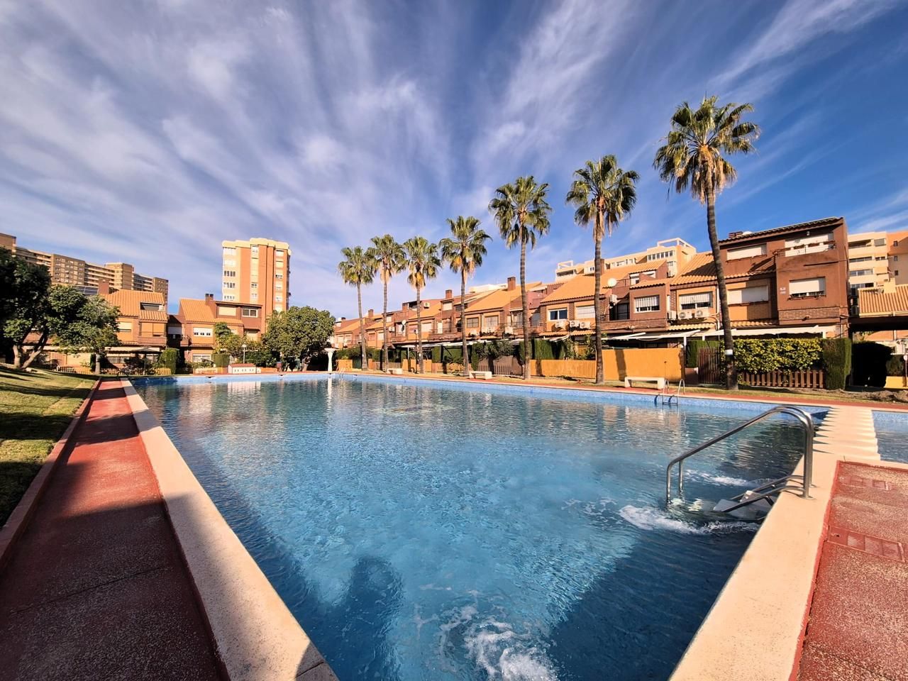 Piscina de Pis de lloguer en Alicante / Alacant amb Aire condicionat, Terrassa i Balcó