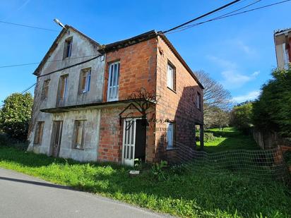 Vista exterior de Casa o xalet en venda en Neda amb Calefacció i Jardí privat