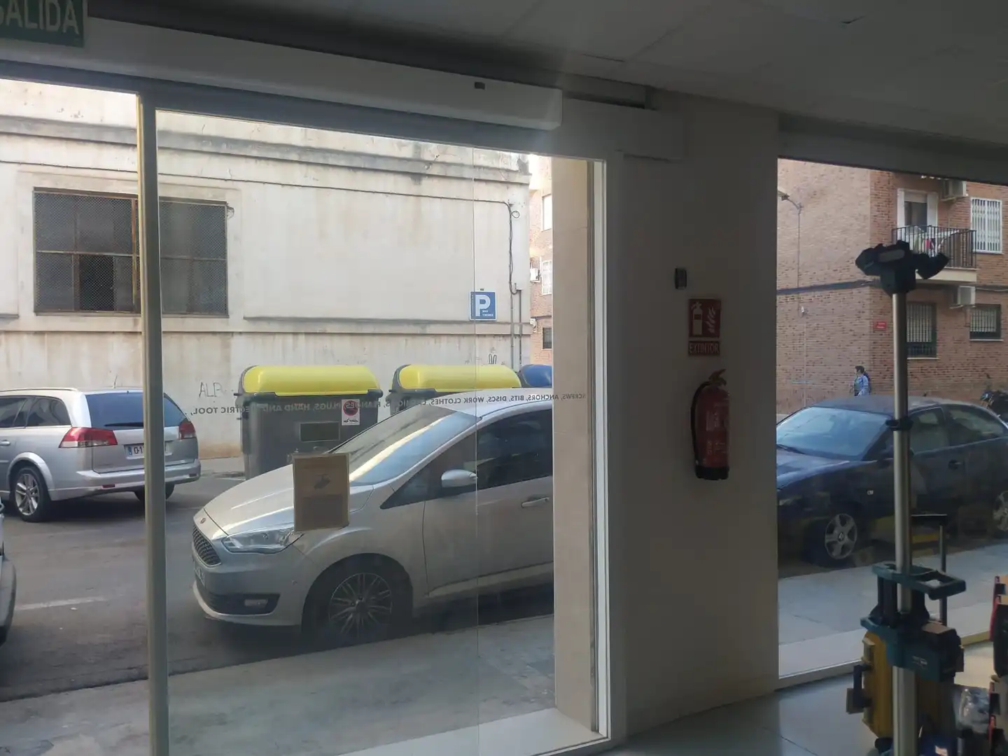 Parkplatz von Fabrikhallen zum Verkauf in Paiporta