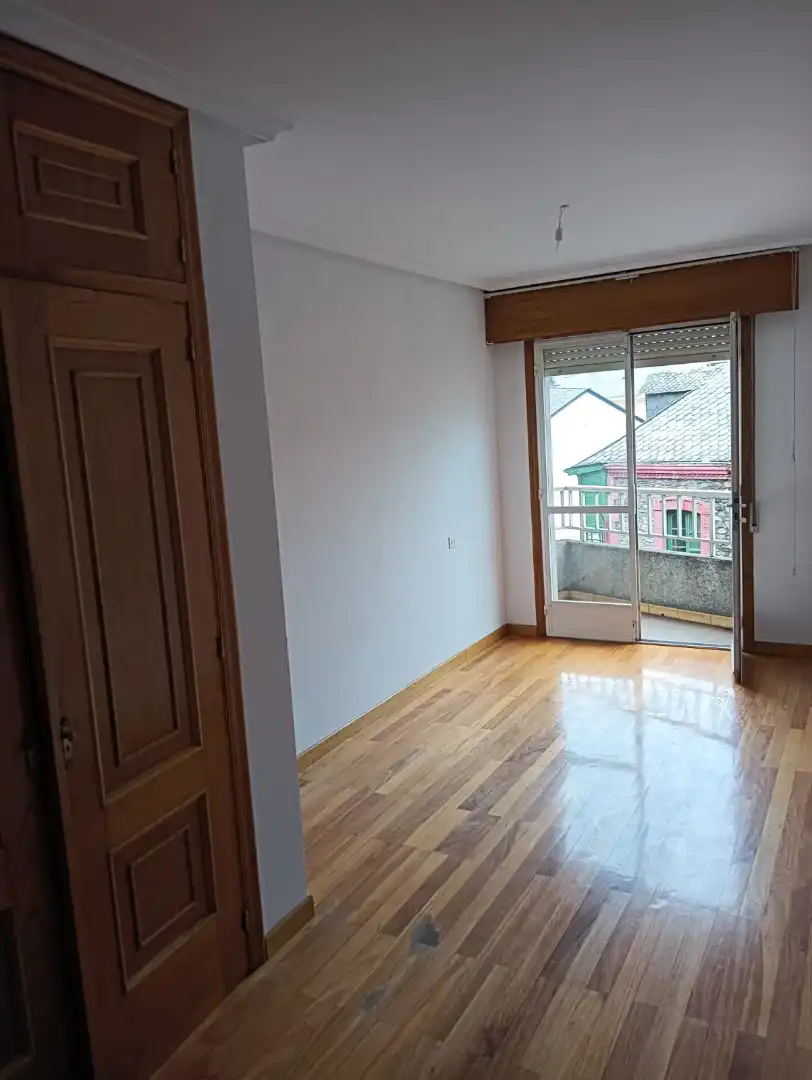 Habitación de Piso en venta en O Barco de Valdeorras   con Calefacción, Trastero y Horno