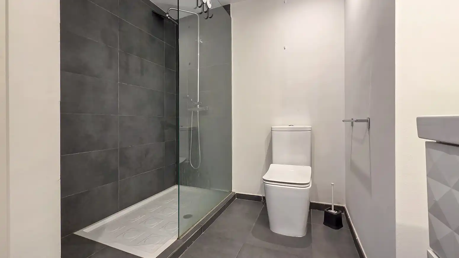 Baño de Piso de alquiler en Valencia con Parquet, Amueblado y Balcón
