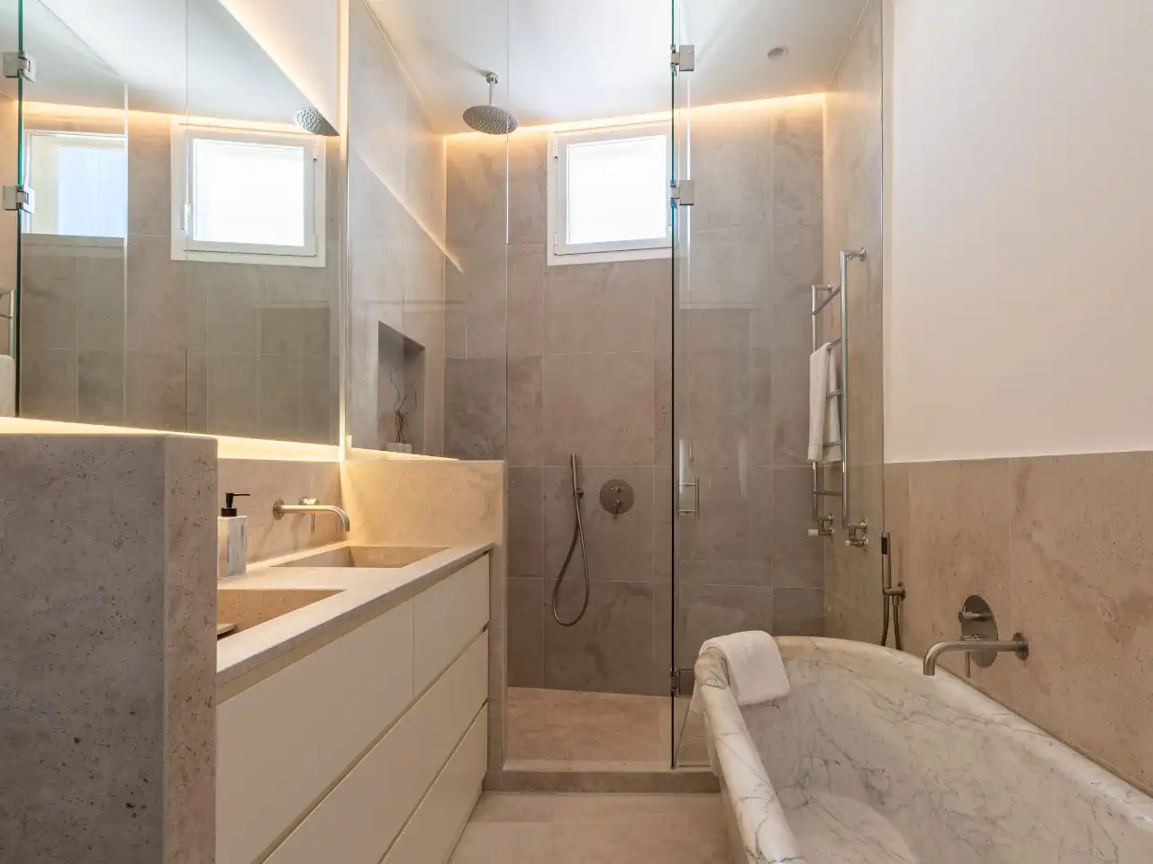 Bathroom of Flat for sale in  Madrid Capital  with Air Conditioner and Balcony