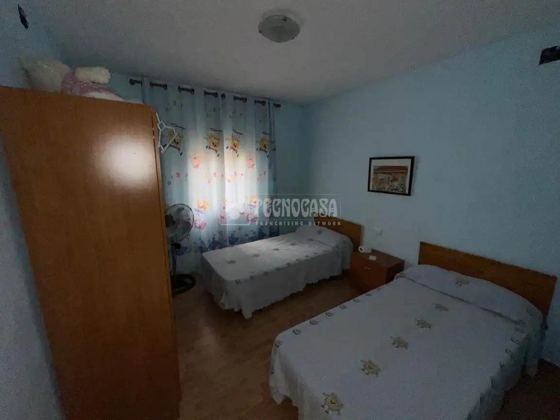 Bedroom of Houses for sale in Espeluy  with Air Conditioner and Heating
