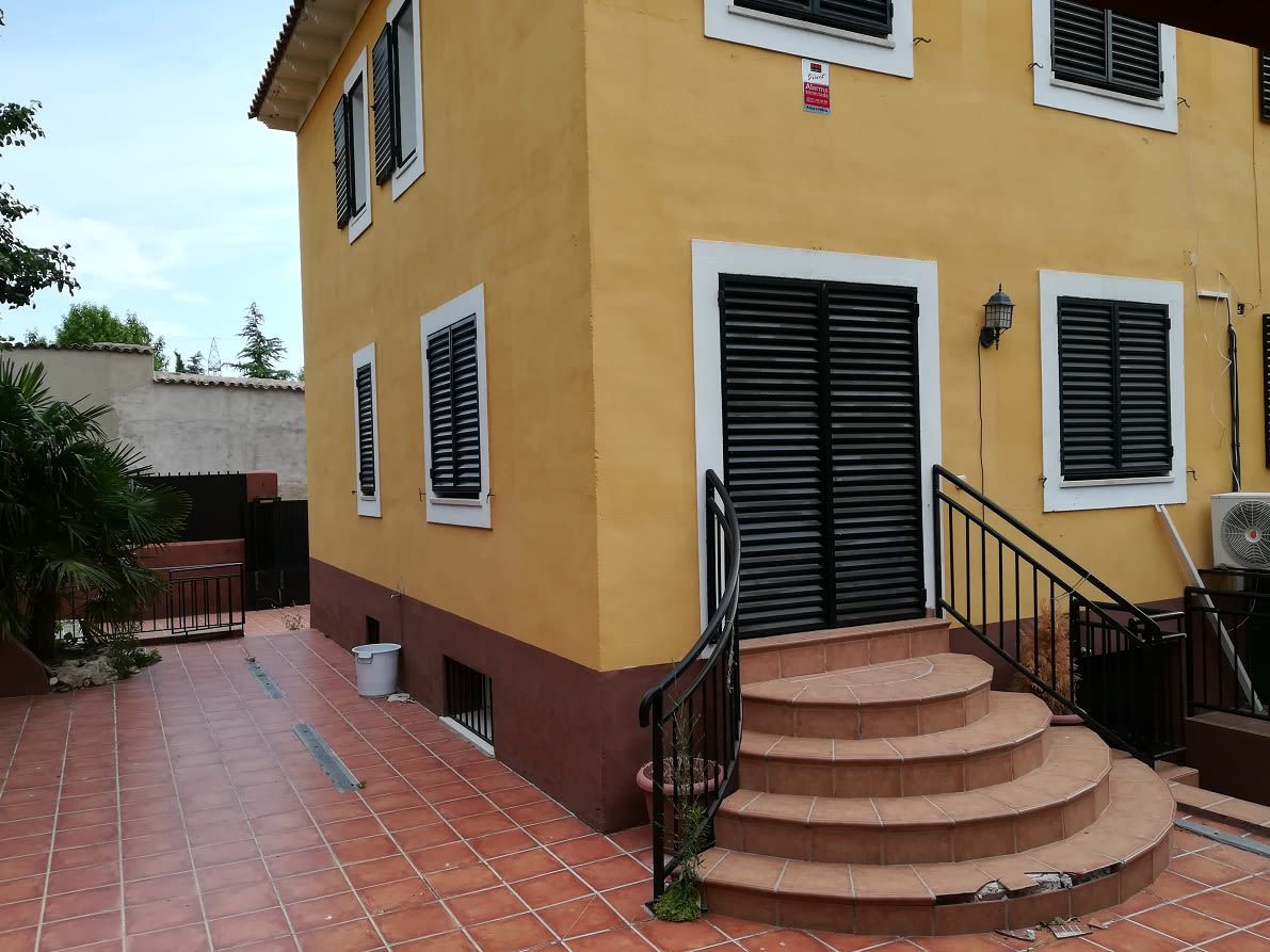 Single-family semi-detached for sale in Av de la Cava, Loeches