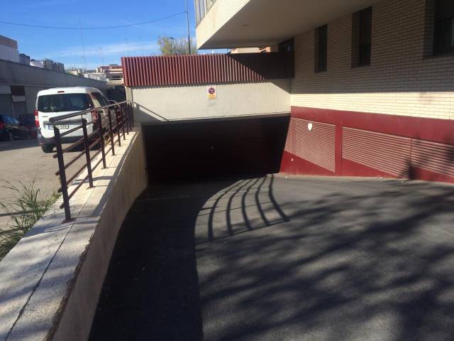 Garaje en Alquiler en Ancianitat en Zona Esportiva