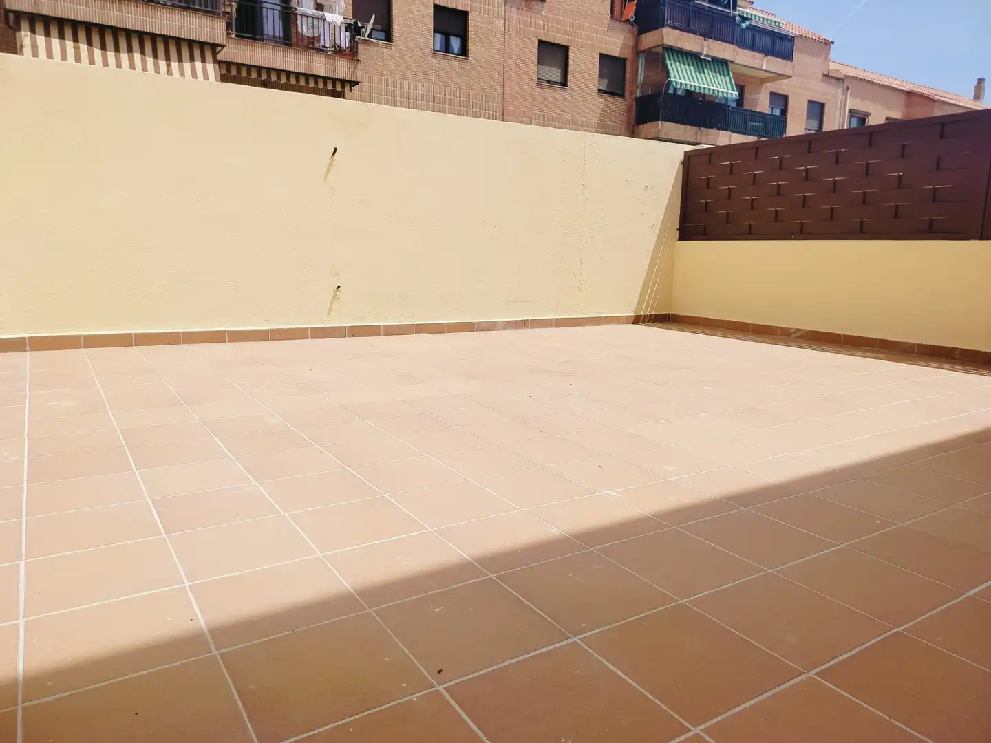 Terraza de Piso de alquiler en Torrejón de la Calzada con Aire acondicionado, Calefacción y Trastero