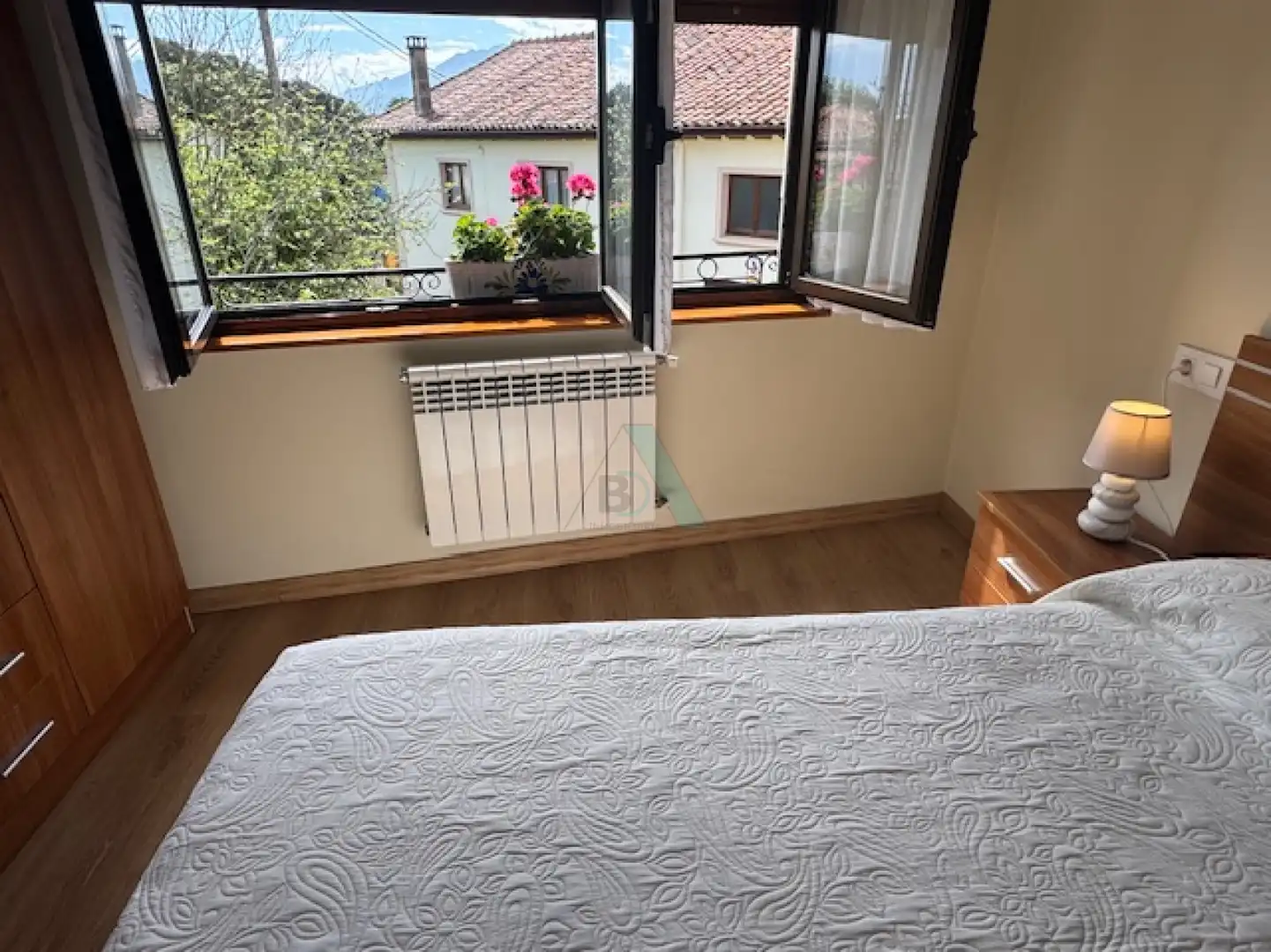 Dormitori de Casa o xalet en venda en Llanes amb Jardí privat