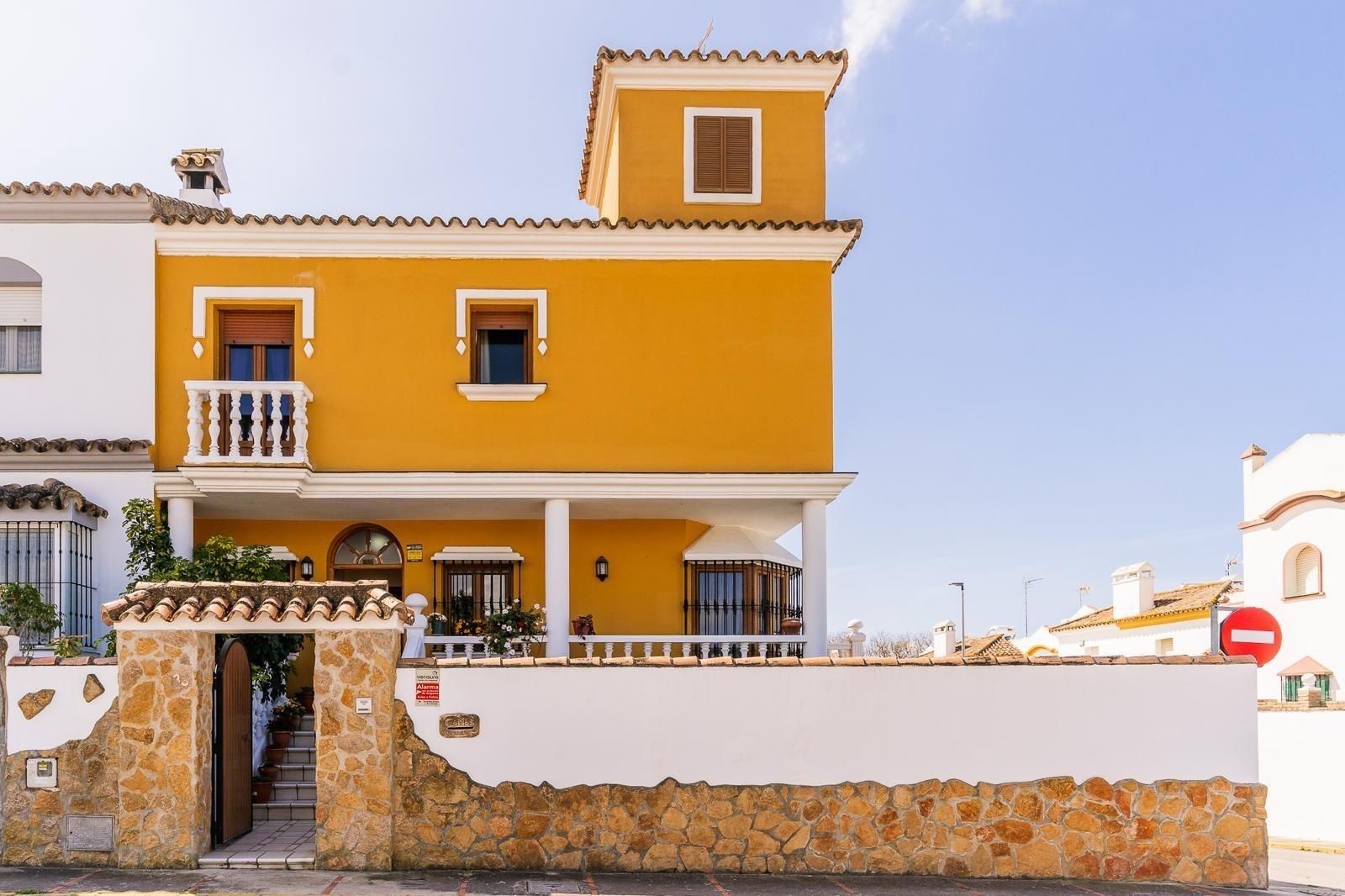 Exterior view of Single-family semi-detached for sale in Chiclana de la Frontera  with Air Conditioner, Terrace and Storage room