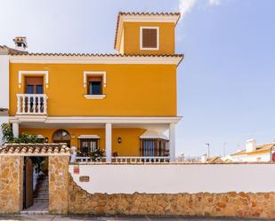 Vista exterior de Casa adosada en venda en Chiclana de la Frontera amb Aire condicionat, Terrassa i Traster