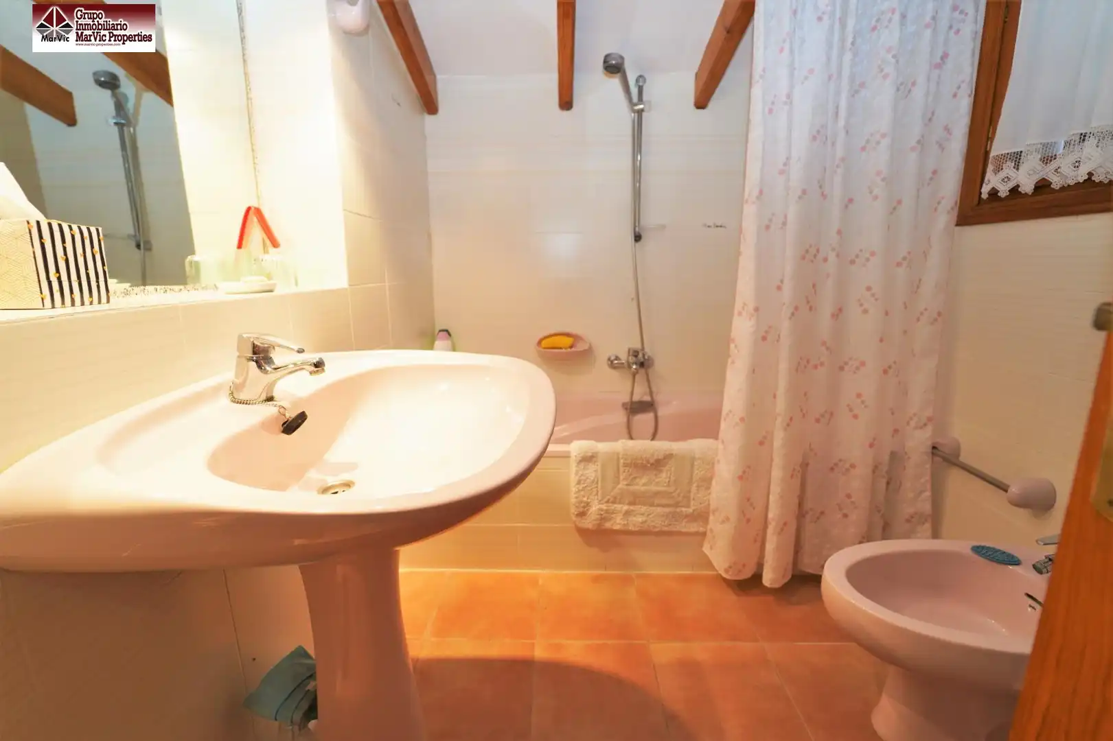 Baño de Casa o chalet en venta en Benidorm con Calefacción, Jardín privado y Terraza